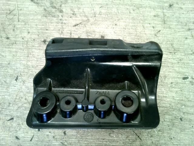 bontott FORD KA Jobb Motorháztető Zárszerkezet