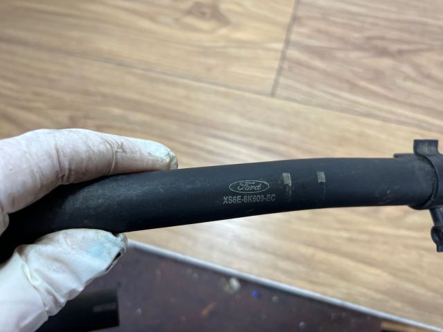 bontott FORD KA Légbeömlő Cső