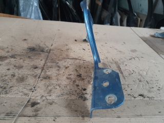 bontott FORD KA Motorháztető Jobb Zsanér