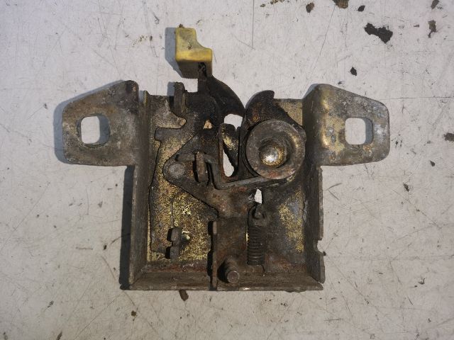 bontott FORD KA Motorháztető Zárszerkezet