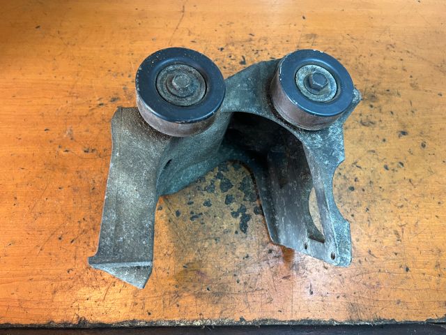 bontott FORD KA Szíjfeszítő Görgő