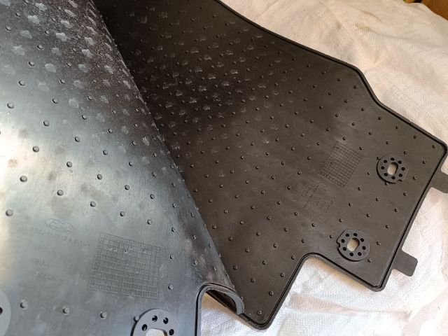 bontott FORD KA Szőnyeg Szett