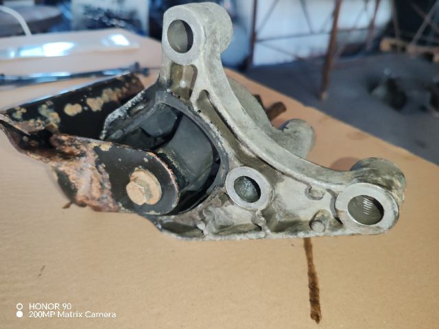 bontott FORD KA Tartó Bak