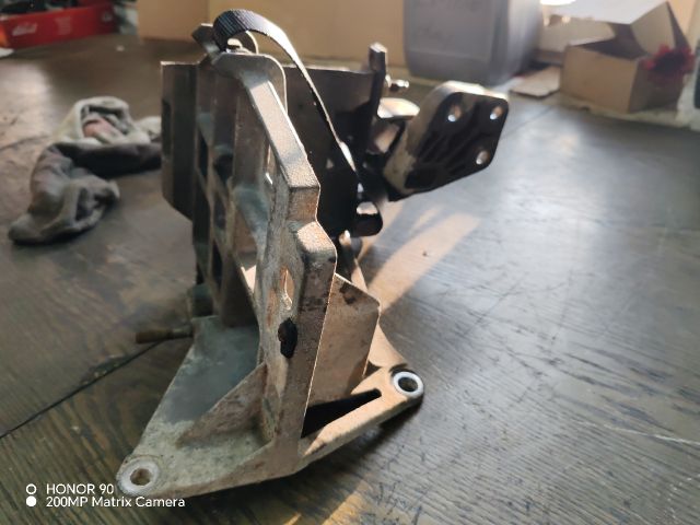 bontott FORD KA Tartó Bak