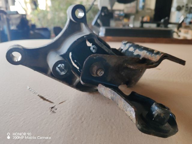 bontott FORD KA Tartó Bak