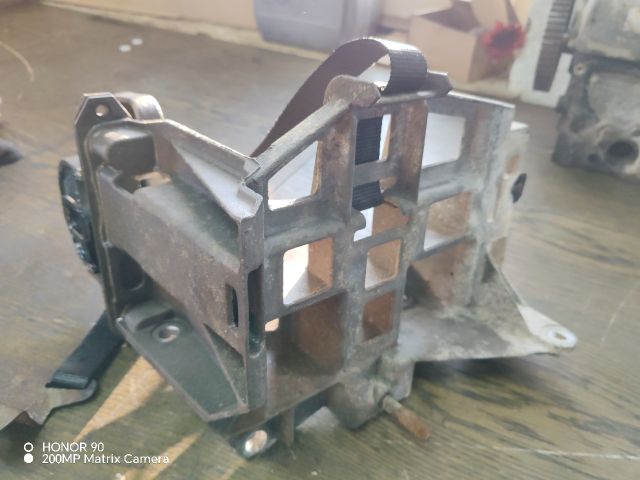 bontott FORD KA Tartó Bak