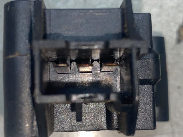 bontott FORD KA Üzemanyag Elzáró Szelep