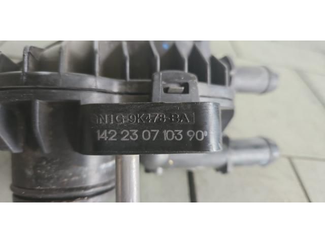 bontott FORD KUGA Hengerfej Vízkivezető