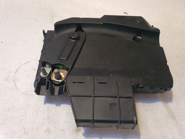 bontott FORD KUGA Biztosítéktábla Motortér