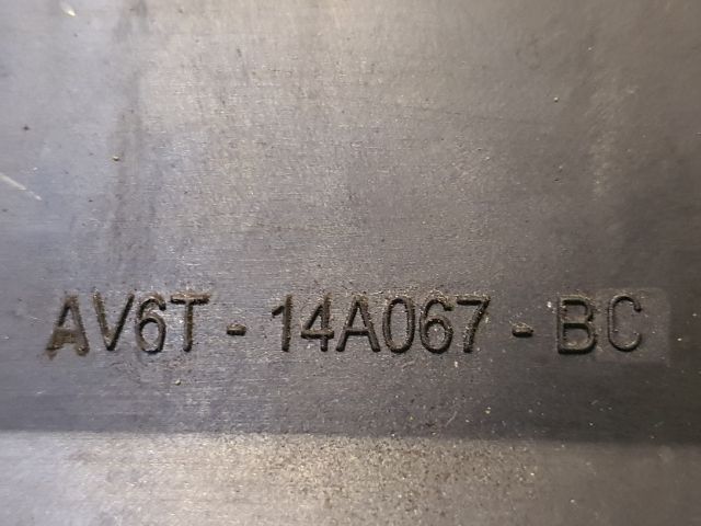 bontott FORD KUGA Biztosítéktábla Motortér