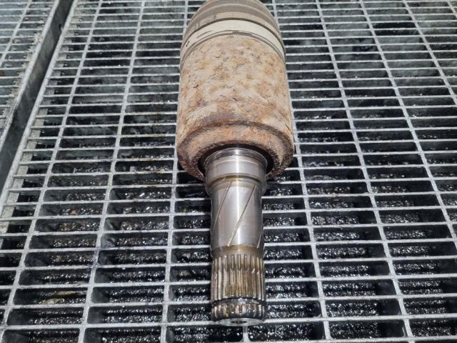 bontott FORD KUGA Bal hátsó Féltengely