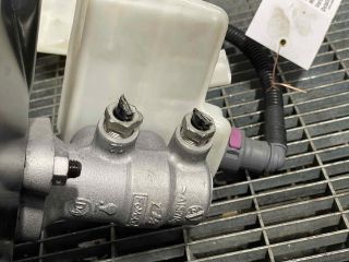 bontott FORD KUGA Főfékhenger