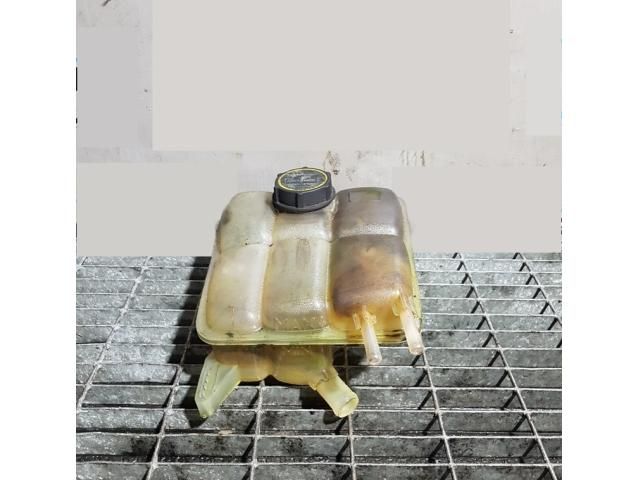bontott FORD KUGA Kiegyenlítő Tartály