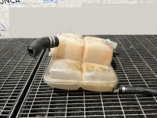 bontott FORD KUGA Kiegyenlítő Tartály