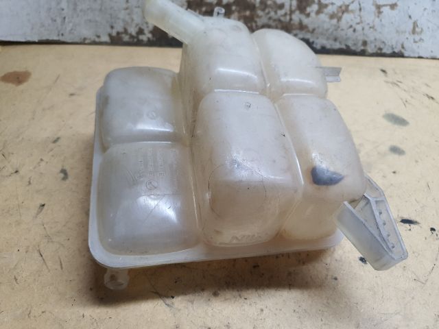 bontott FORD KUGA Kiegyenlítő Tartály