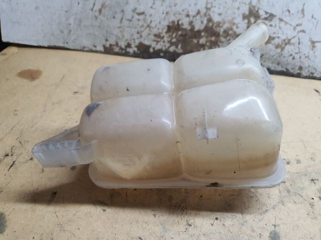 bontott FORD KUGA Kiegyenlítő Tartály