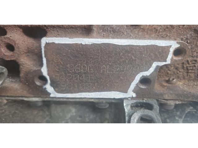 bontott FORD KUGA Motor (Fűzött blokk hengerfejjel)