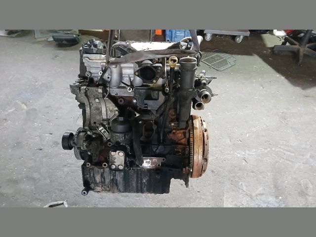 bontott FORD KUGA Motor (Fűzött blokk hengerfejjel)