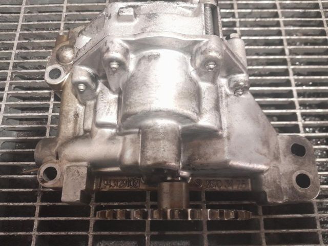 bontott FORD KUGA Olajszivattyú