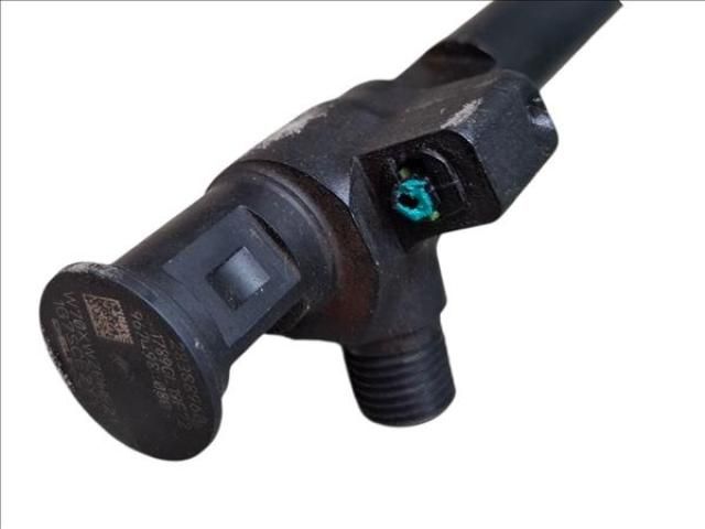 bontott FORD KUGA Porlasztó (1 db)