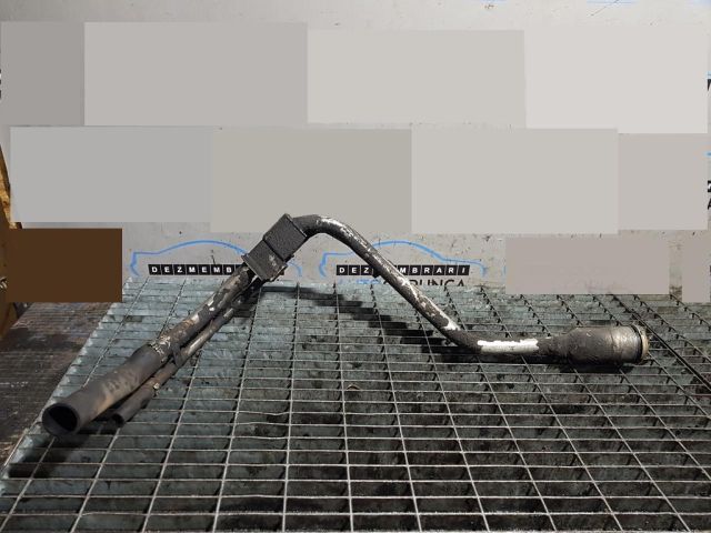 bontott FORD KUGA Tankbetöltő Cső (Fém)