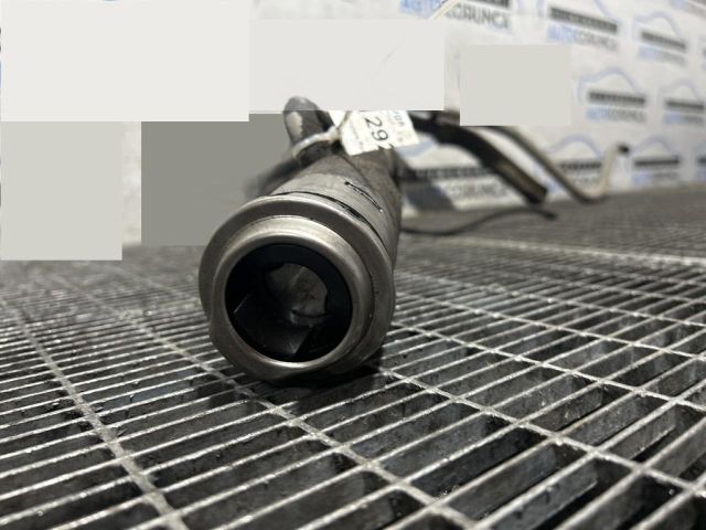 bontott FORD KUGA Tankbetöltő Cső (Fém)