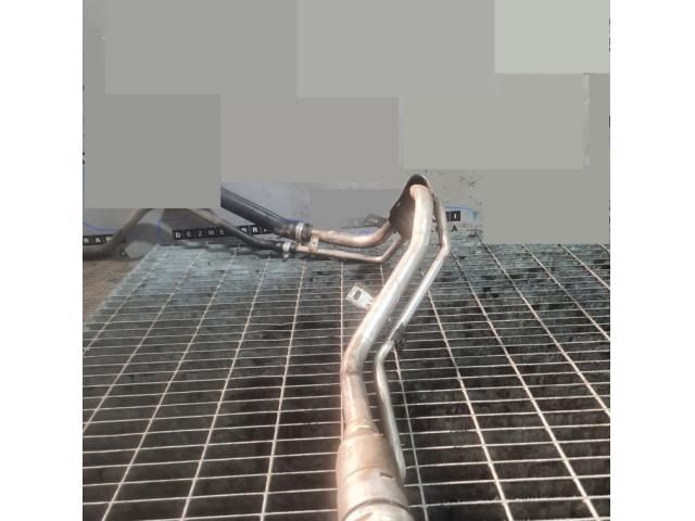 bontott FORD KUGA Tankbetöltő Cső (Fém)