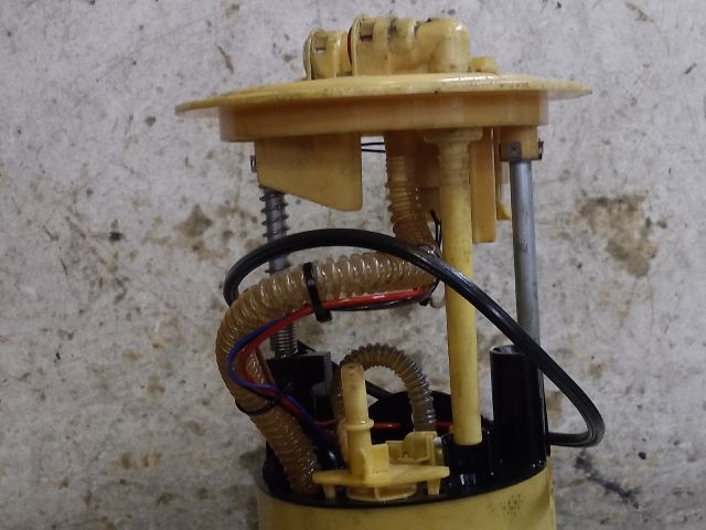 bontott FORD KUGA Üzemanyag Szivattyú