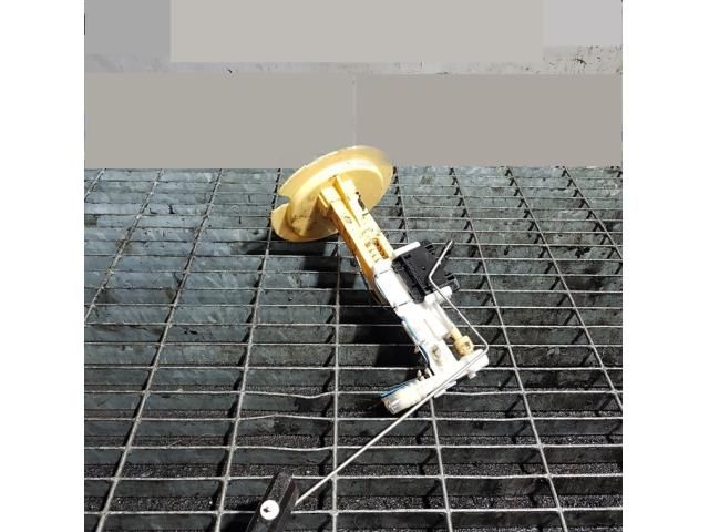 bontott FORD KUGA Üzemanyagszint Jeladó