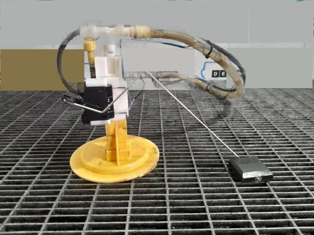 bontott FORD KUGA Üzemanyagszint Jeladó