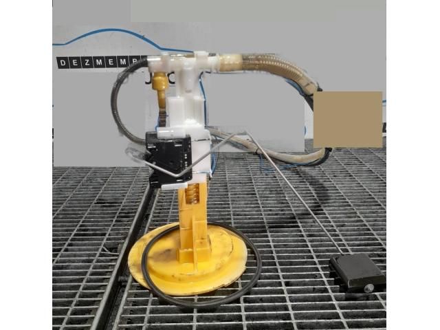 bontott FORD KUGA Üzemanyagszint Jeladó