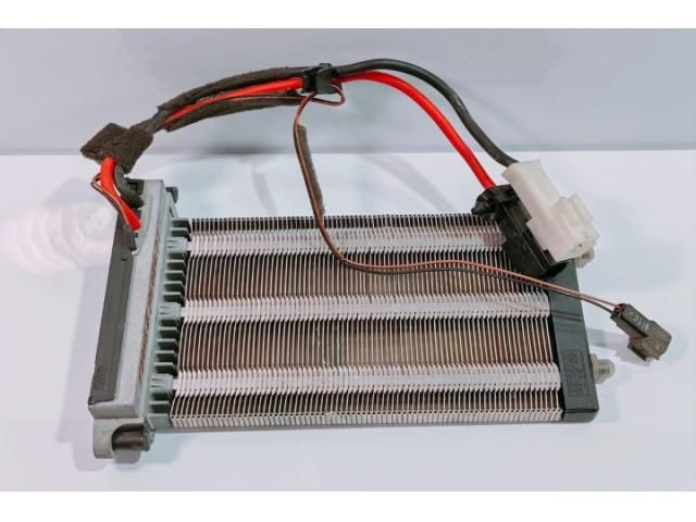 bontott FORD KUGA Fűtőradiátor