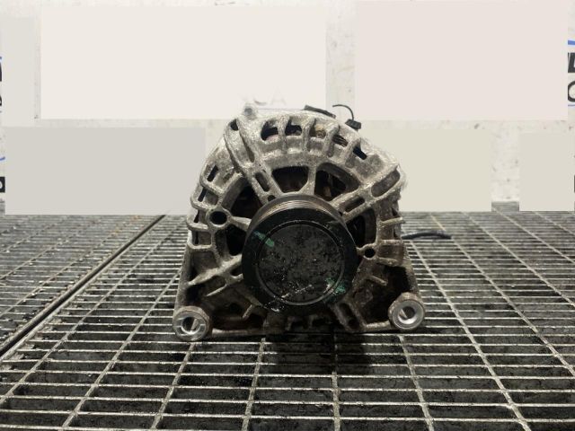 bontott FORD KUGA Generátor