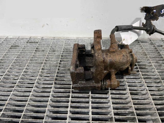 bontott FORD KUGA Jobb hátsó Féknyereg Munkahengerrel