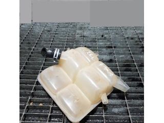 bontott FORD KUGA Kiegyenlítő Tartály