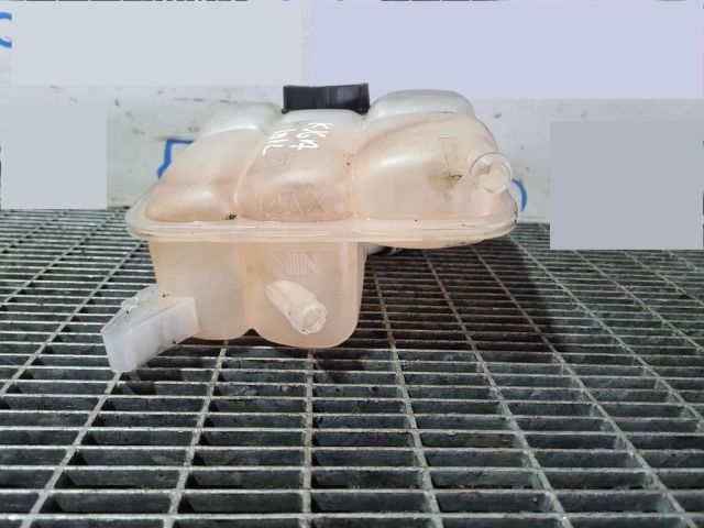 bontott FORD KUGA Kiegyenlítő Tartály