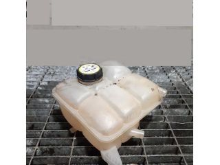 bontott FORD KUGA Kiegyenlítő Tartály