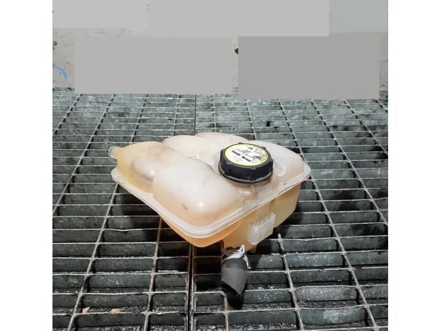 bontott FORD KUGA Kiegyenlítő Tartály