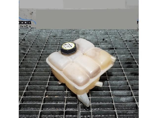 bontott FORD KUGA Kiegyenlítő Tartály