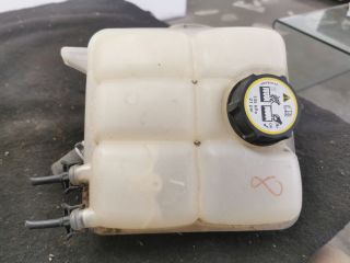 bontott FORD KUGA Kiegyenlítő Tartály