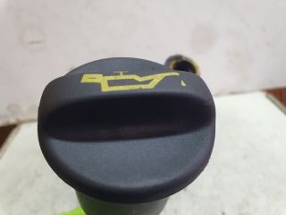 bontott FORD KUGA Olajbeöntő Sapka