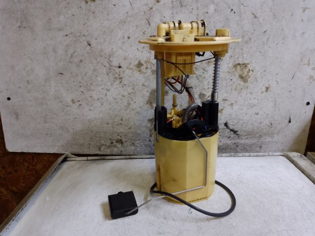 bontott FORD KUGA Üzemanyag Szivattyú