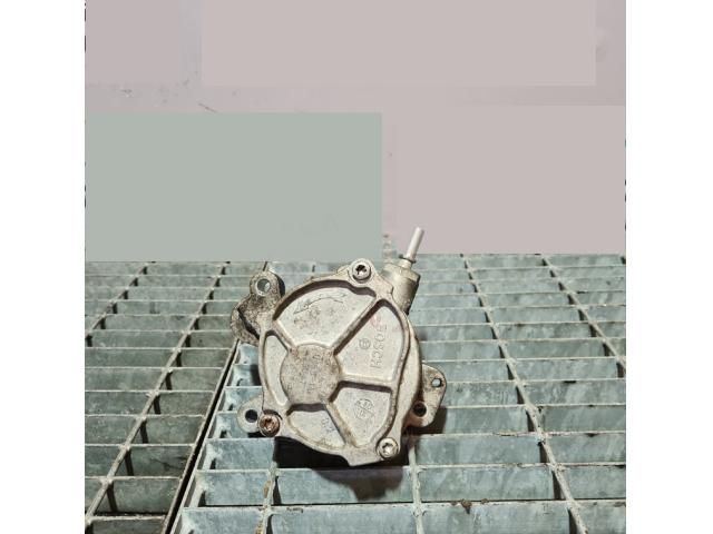 bontott FORD KUGA Vákumpumpa