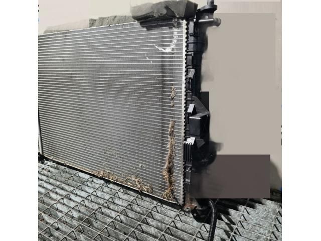 bontott FORD KUGA Vízhűtő Radiátor (Klímás)