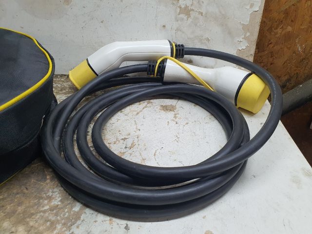 bontott FORD KUGA Hybrid Akkumulátor Töltő