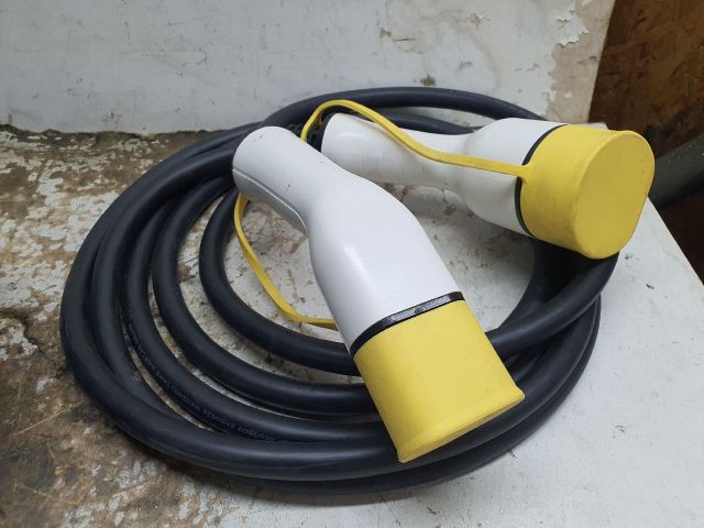 bontott FORD KUGA Hybrid Akkumulátor Töltő