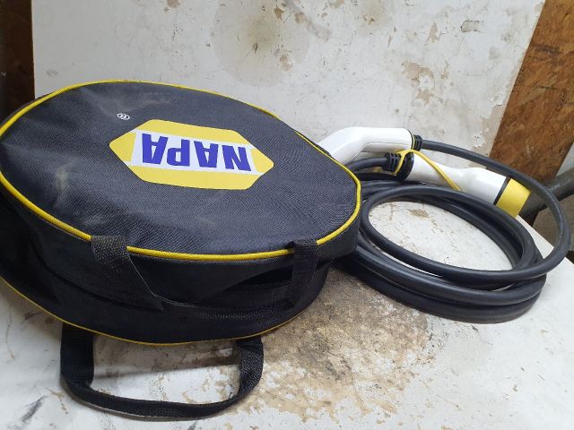 bontott FORD KUGA Hybrid Akkumulátor Töltő