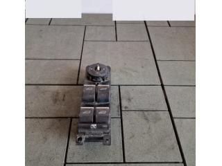 bontott FORD KUGA Ablakemelő Kapcsoló Négyes / Kettes