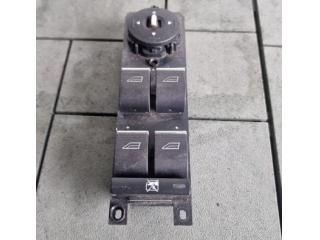 bontott FORD KUGA Ablakemelő Kapcsoló Négyes / Kettes