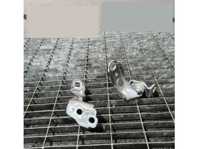 bontott FORD KUGA Ajtó Zsanér (Pozíciófüggetlen)